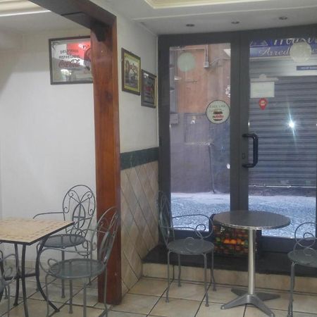 Duomo 89 Acomodação com café da manhã Nápoles Exterior foto